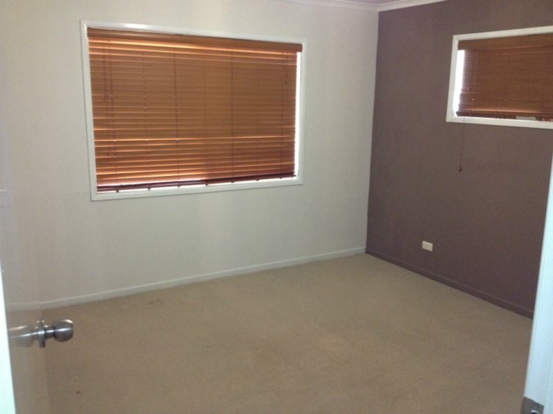 22 Village Drive, Daisy Hill QLD 4127
