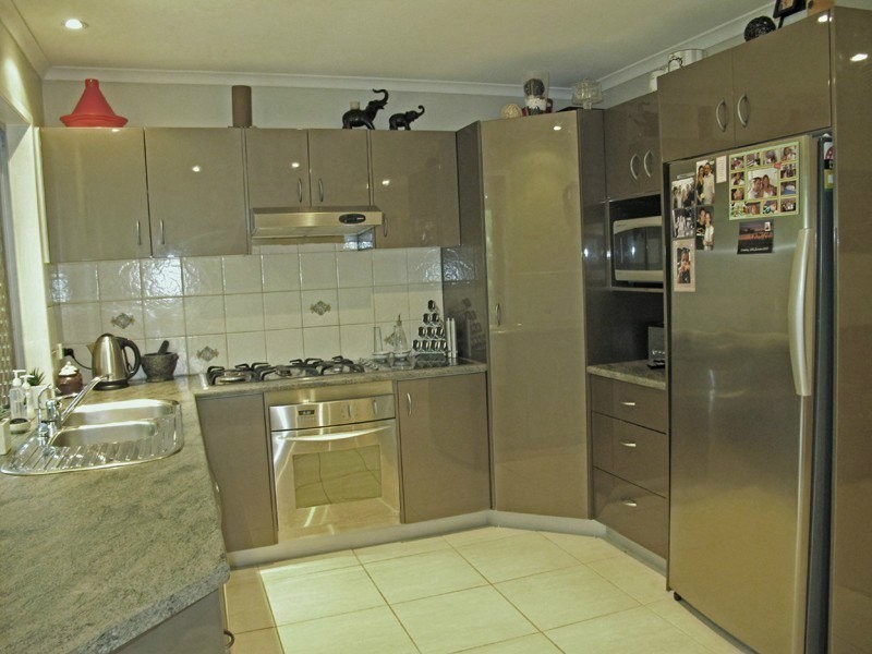 33 Macarthur Crescent, Slacks Creek QLD 4127