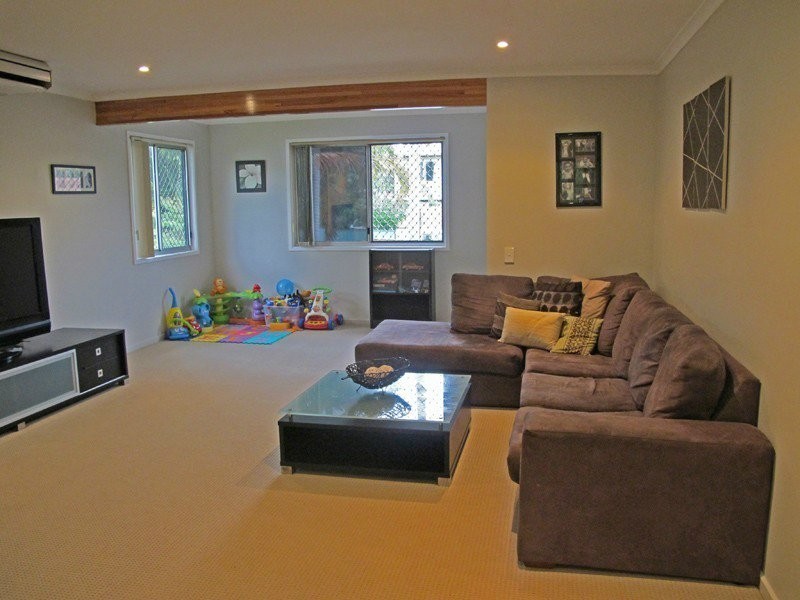 33 Macarthur Crescent, Slacks Creek QLD 4127