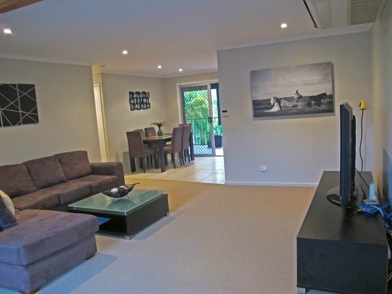 33 Macarthur Crescent, Slacks Creek QLD 4127