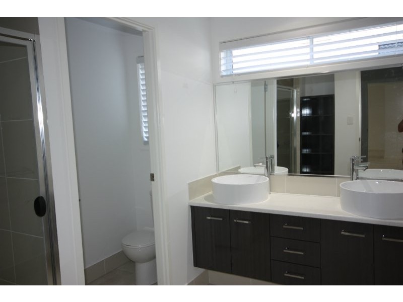 70 Trudy Crescent, Cornubia QLD 4130