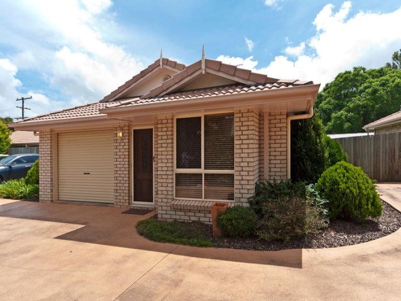 2/42 Gordon Avenue, Newtown QLD 4350