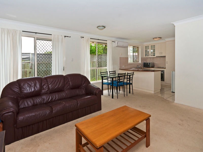 2/42 Gordon Avenue, Newtown QLD 4350