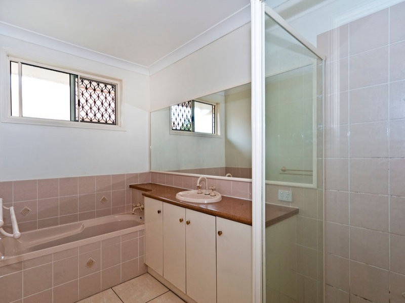 2/42 Gordon Avenue, Newtown QLD 4350