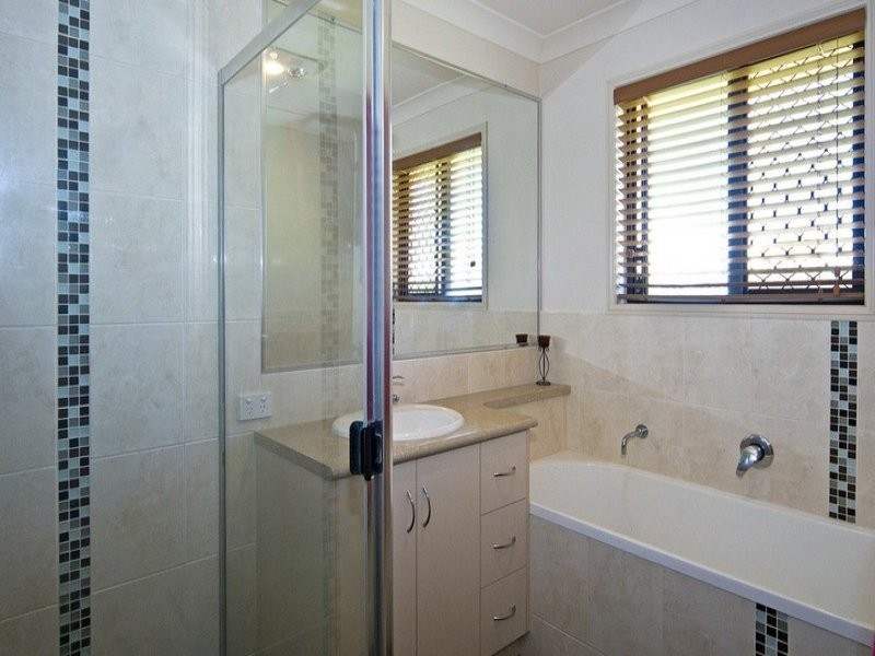 13 Saba Court, Middle Ridge QLD 4350