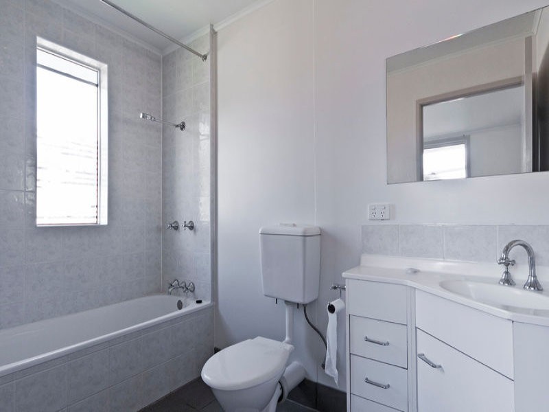 34 Noll Street, Kearneys Spring QLD 4350