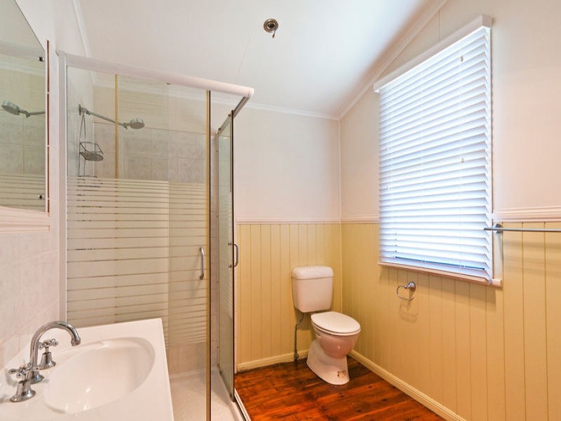 34 Noll Street, Kearneys Spring QLD 4350