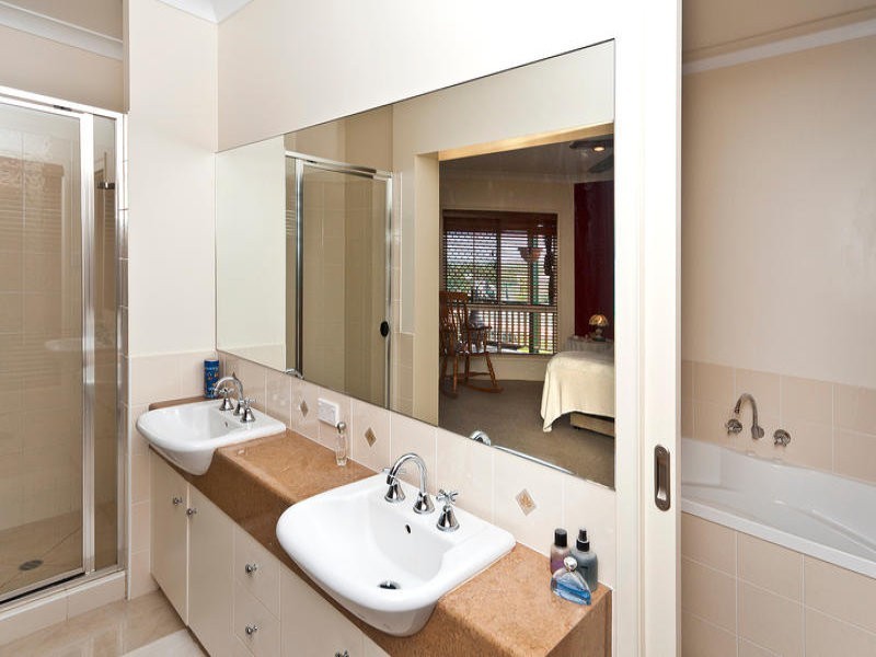 3 Barton Court, Highfields QLD 4352
