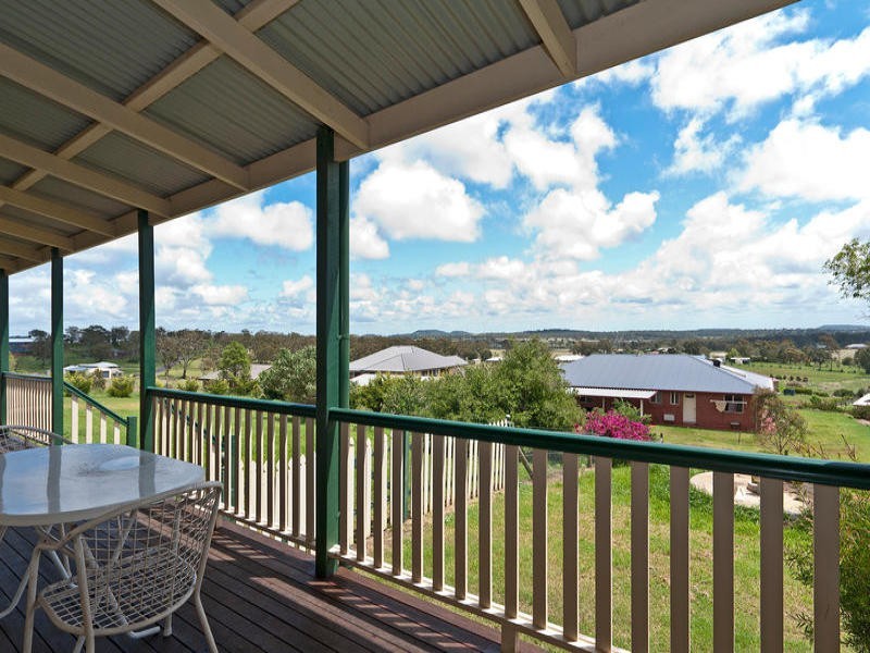 3 Barton Court, Highfields QLD 4352