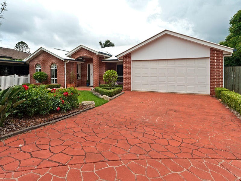 11 Olympus Court, Middle Ridge QLD 4350