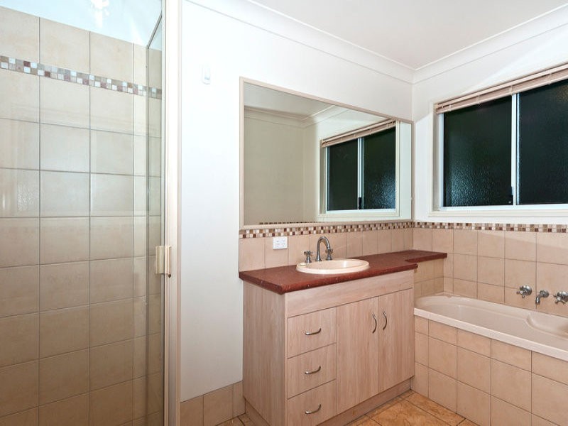 11 Olympus Court, Middle Ridge QLD 4350