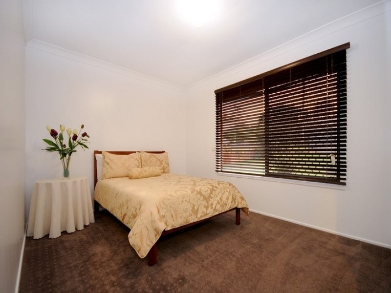 12 Bingara Street, Mount Lofty QLD 4350