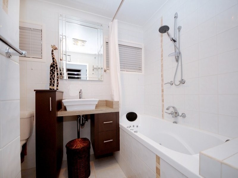 12 Bingara Street, Mount Lofty QLD 4350