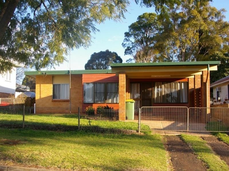 72 Dunne Street, Harristown QLD 4350