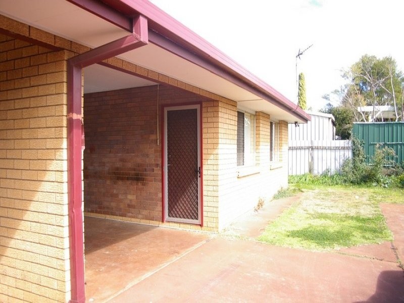 2/31 Hampton Street, Newtown QLD 4350