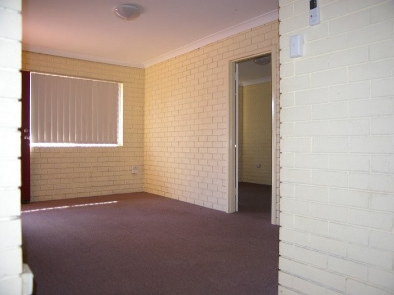 2/31 Hampton Street, Newtown QLD 4350