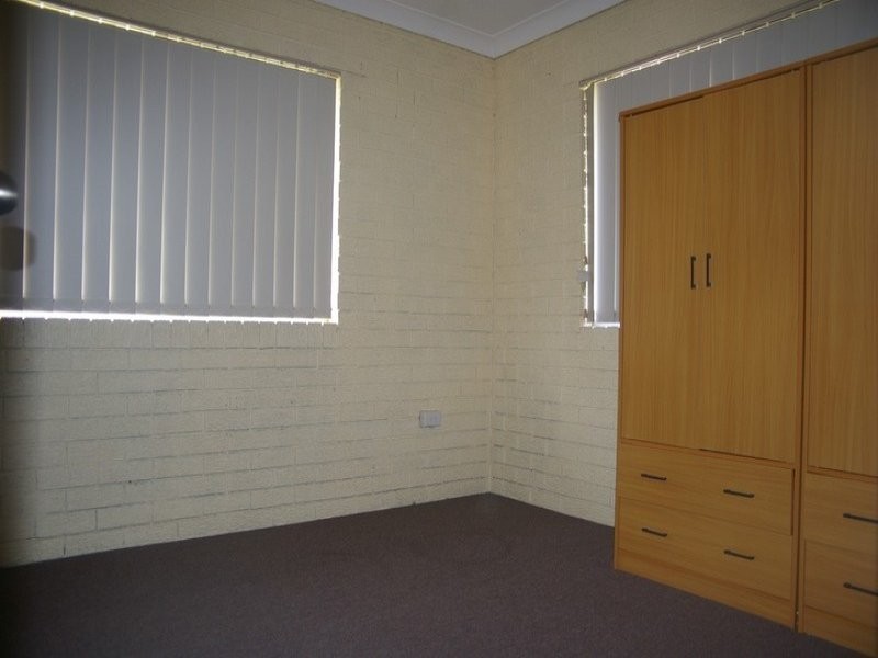 2/31 Hampton Street, Newtown QLD 4350