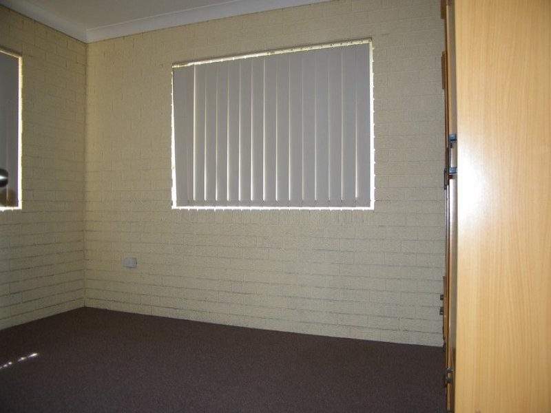 2/31 Hampton Street, Newtown QLD 4350