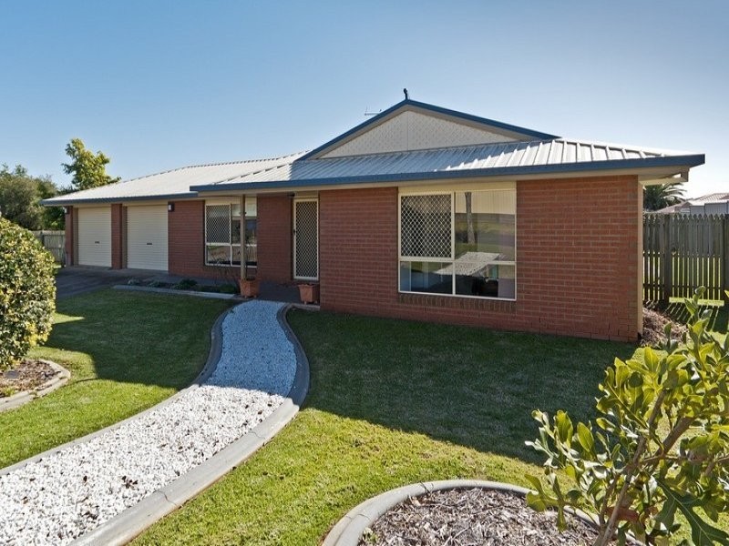 15 Poinsettia Court, Middle Ridge QLD 4350