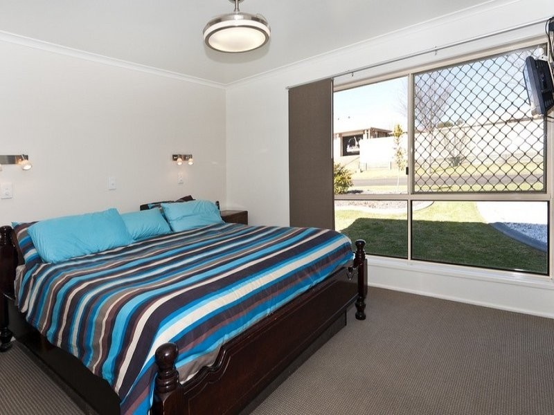 15 Poinsettia Court, Middle Ridge QLD 4350