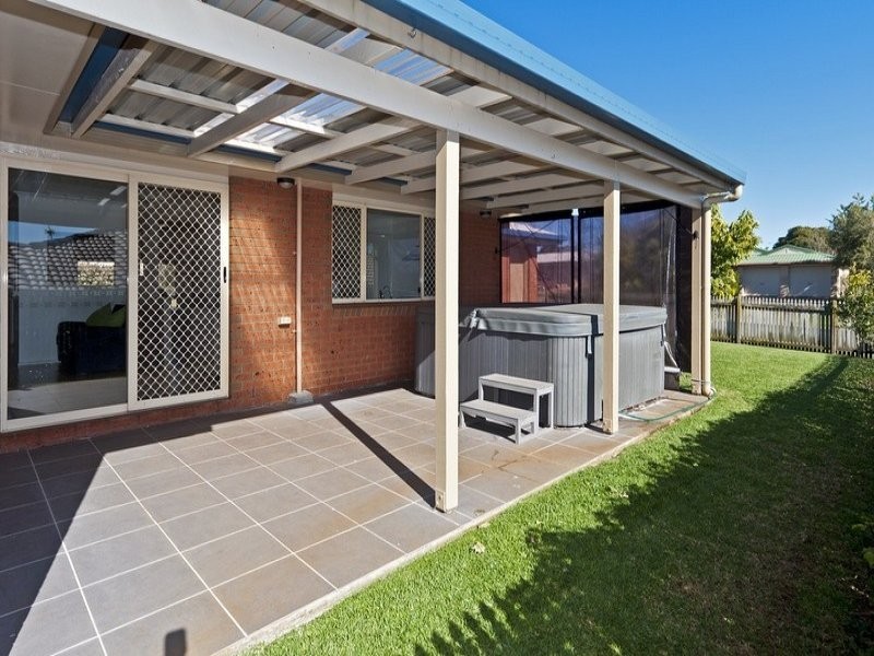 15 Poinsettia Court, Middle Ridge QLD 4350