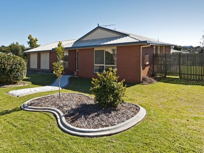 15 Poinsettia Court, Middle Ridge QLD 4350
