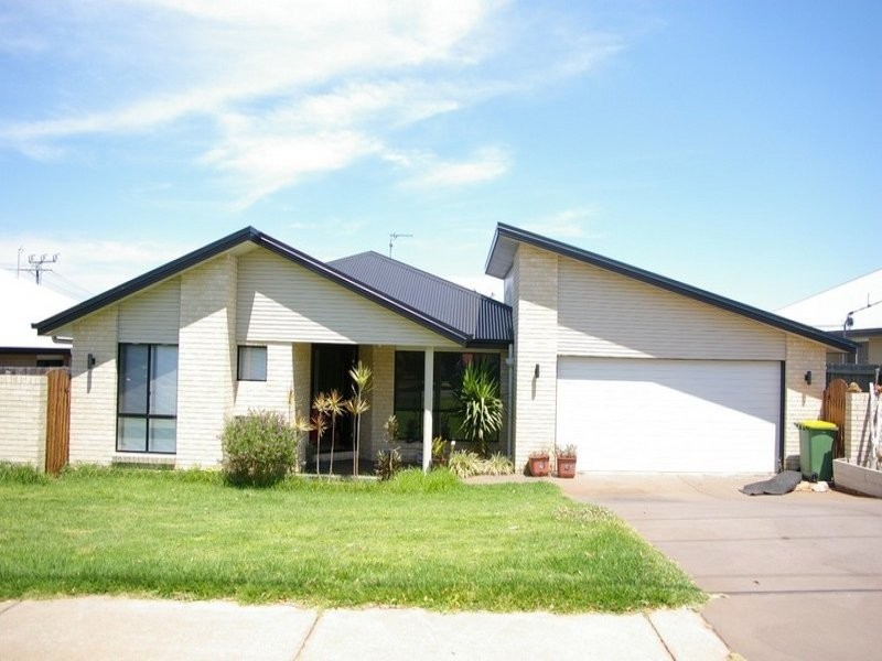 627 Hume Street, Kearneys Spring QLD 4350