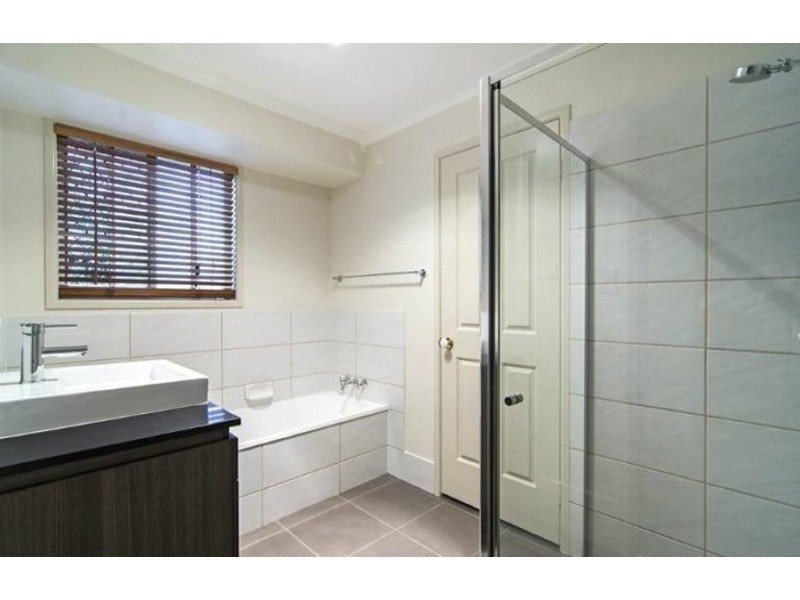8 Satinwood Court, Glenvale QLD 4350