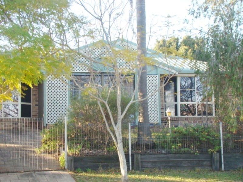 15 Armstrong Street, Wilsonton QLD 4350