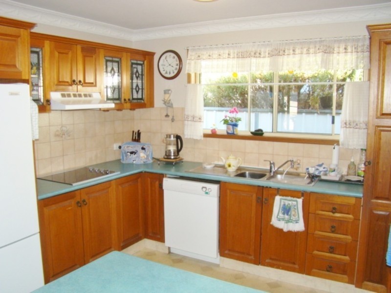 15 Armstrong Street, Wilsonton QLD 4350
