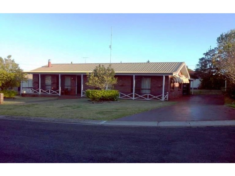 6 McQuade Court, Kearneys Spring QLD 4350