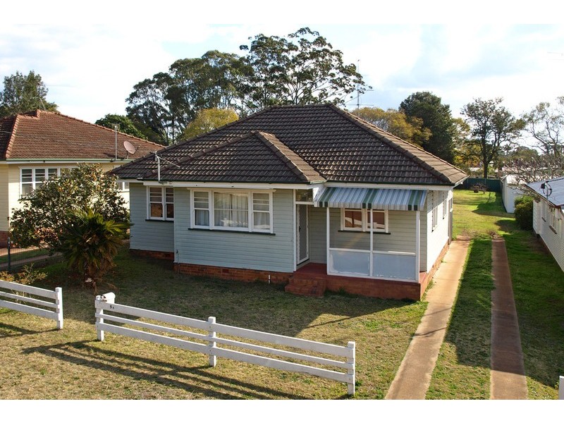 5a Berry Street, Wilsonton QLD 4350