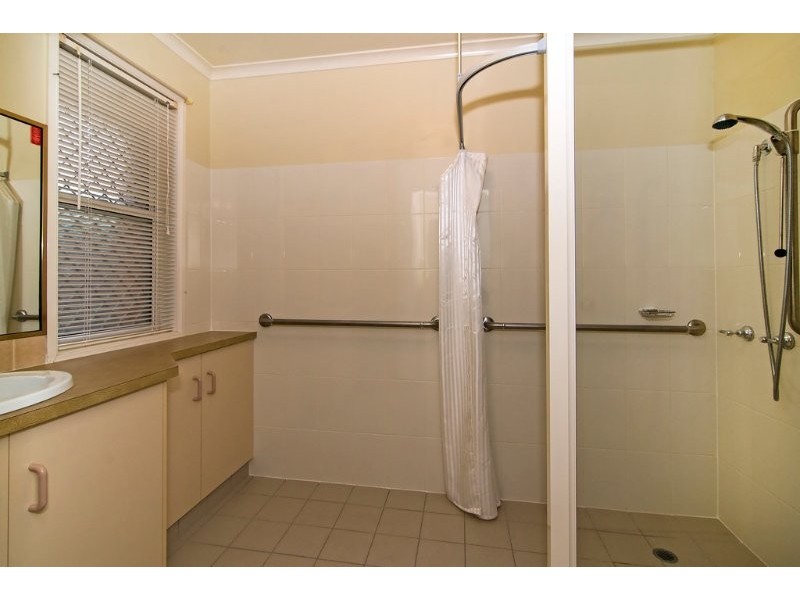 4/31 Gladstone Street, Newtown QLD 4350