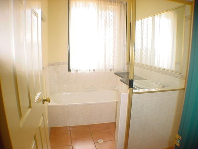 Kearneys Spring QLD 4350