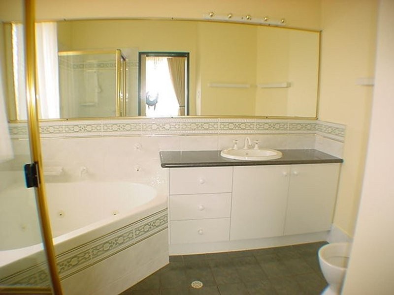 Kearneys Spring QLD 4350