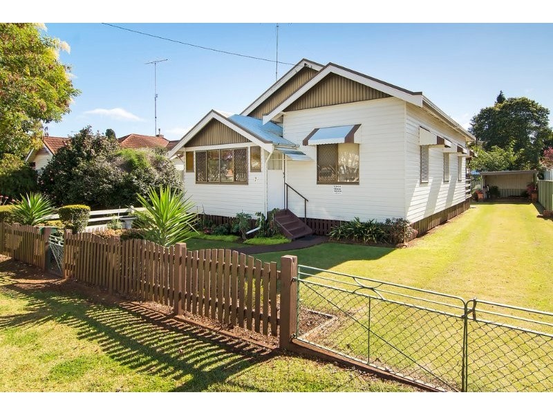 7 Alice Street, East Toowoomba QLD 4350