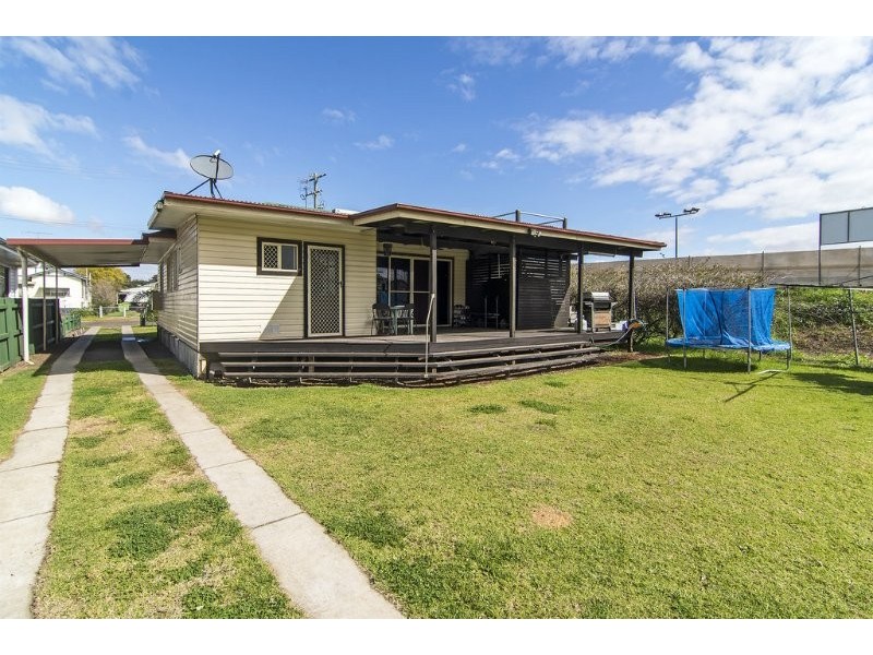 5 Finnie Street, Newtown QLD 4350