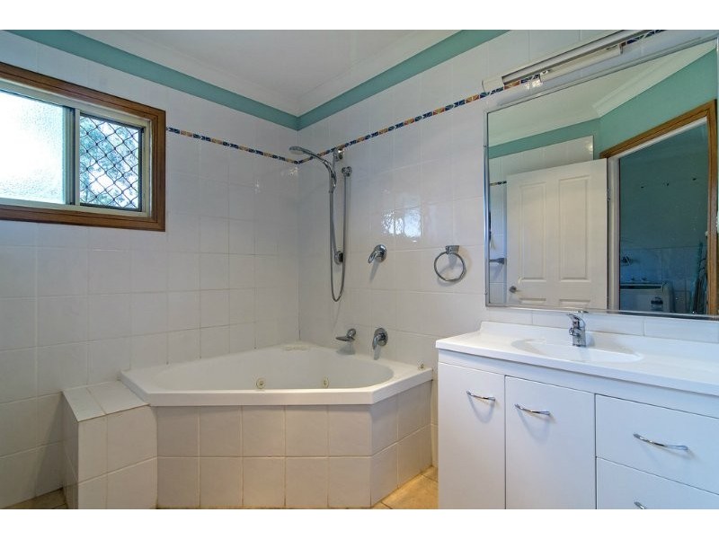 5 Finnie Street, Newtown QLD 4350