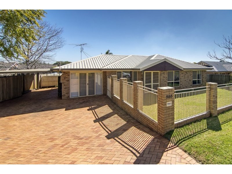555 Hume Street, Kearneys Spring QLD 4350
