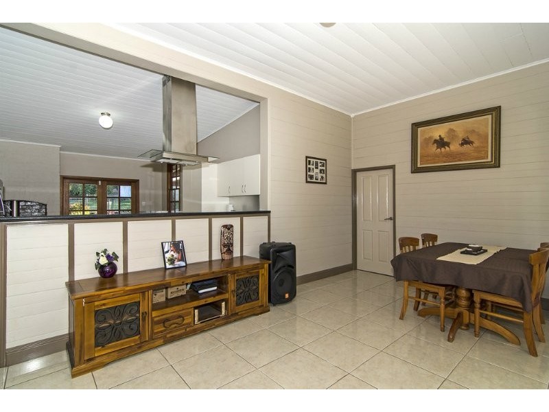 8 Christmas Street, North Toowoomba QLD 4350