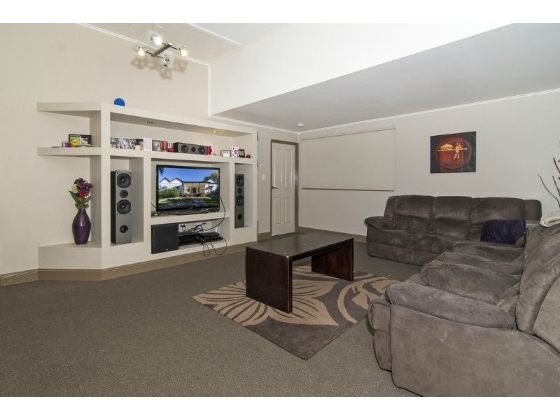 8 Christmas Street, North Toowoomba QLD 4350