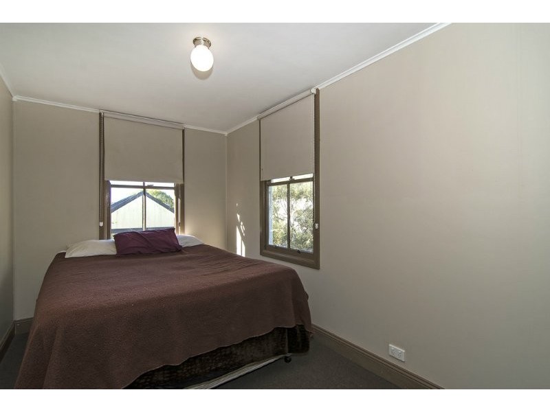 8 Christmas Street, North Toowoomba QLD 4350