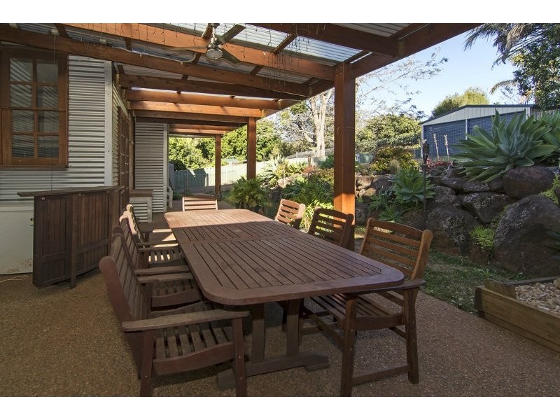 8 Christmas Street, North Toowoomba QLD 4350