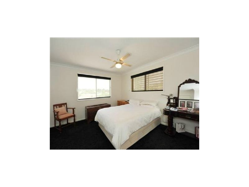 275 Mackenzie Street, Centenary Heights QLD 4350