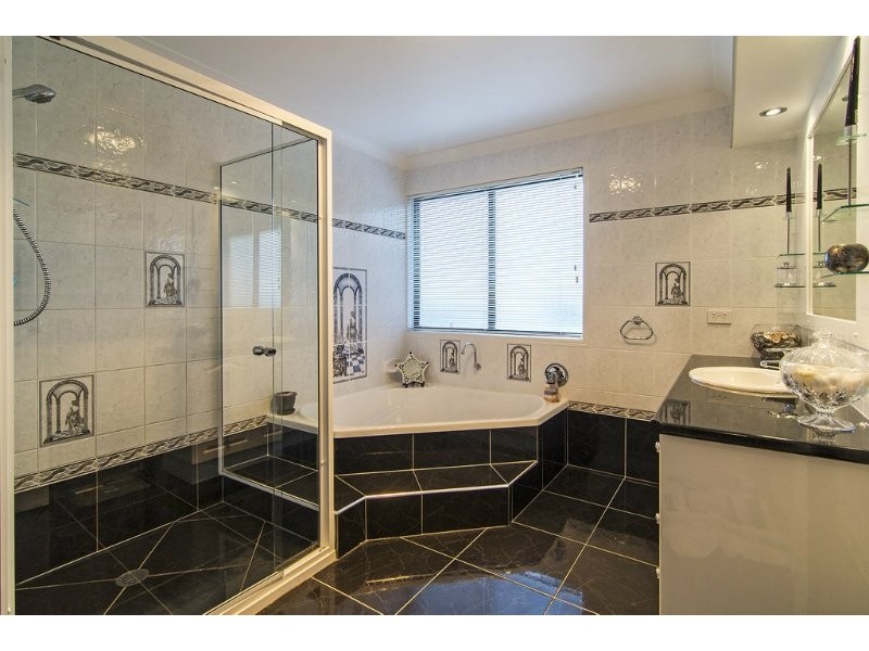 21 Rangeview Drive, Top Camp QLD 4350