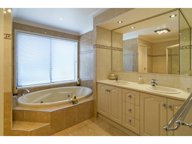 21 Rangeview Drive, Top Camp QLD 4350