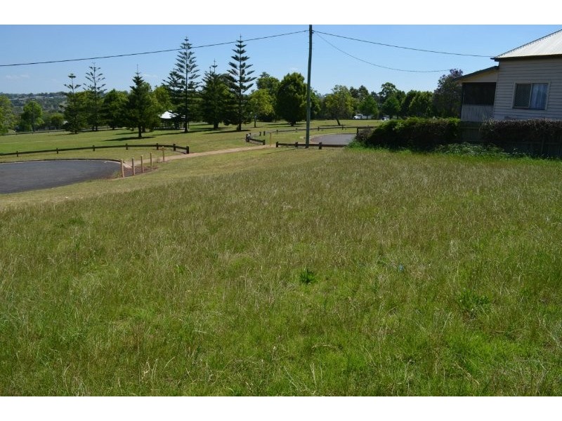 34 Mooney Street, Harlaxton QLD 4350