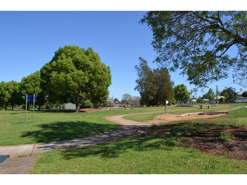 34 Mooney Street, Harlaxton QLD 4350
