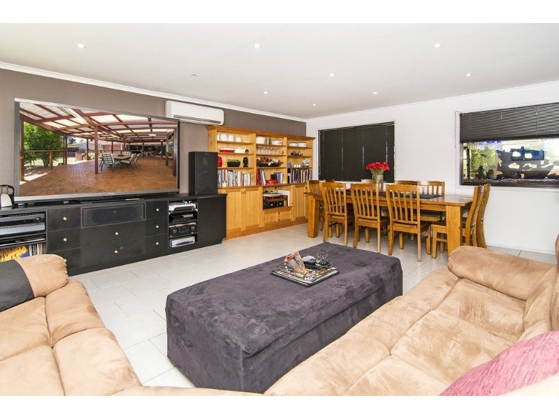 1 Bader Court, Wilsonton QLD 4350