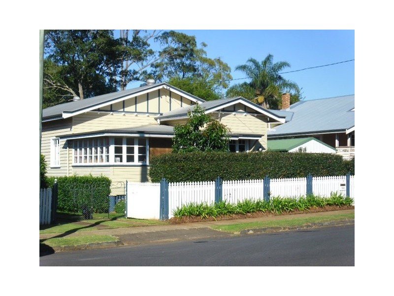194 Campbell Street, Newtown QLD 4350